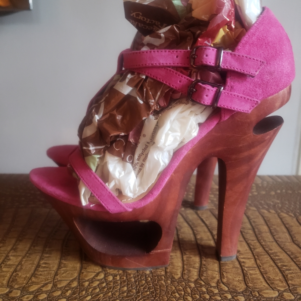 Nwot heels